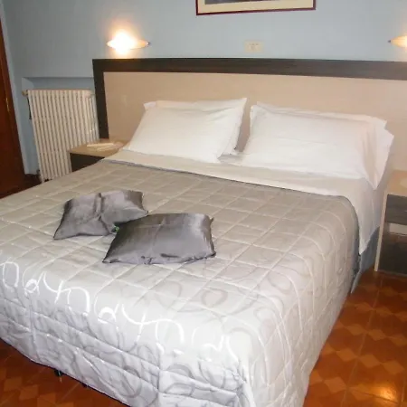 Central-- And - Alba Apartment *