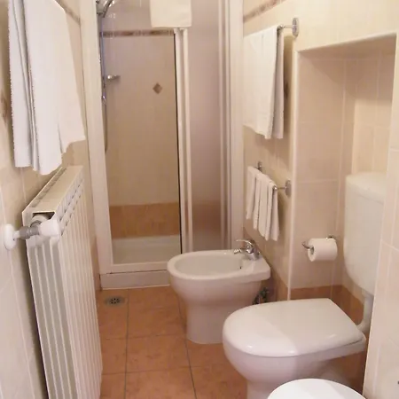 Central-- And - Alba דירה