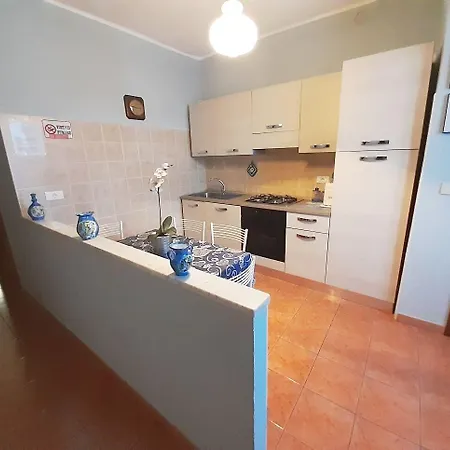 Apartment Central-- And - Alba