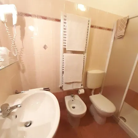 Central-- And - Alba *