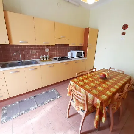 Central-- And - Alba Apartment *