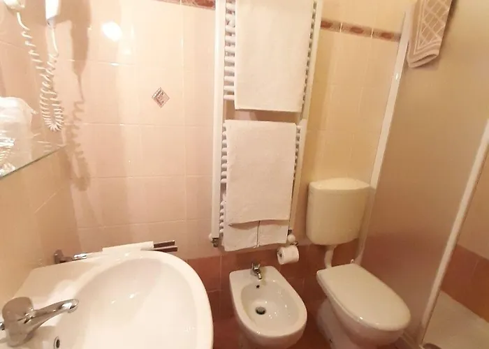 Central-- And - Alba *