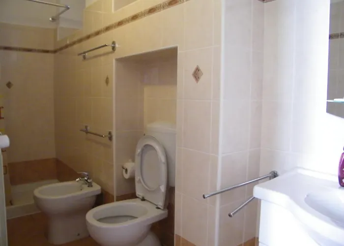 Central-- And - Alba