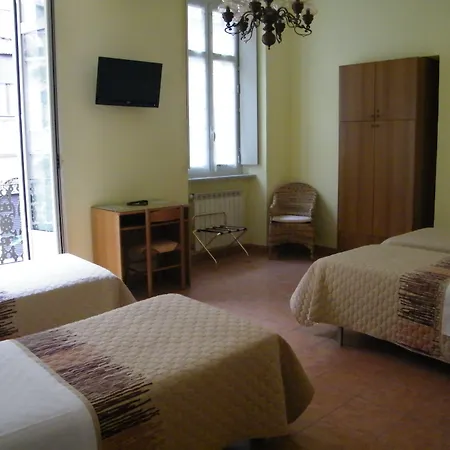 Central-- And - Alba Apartman