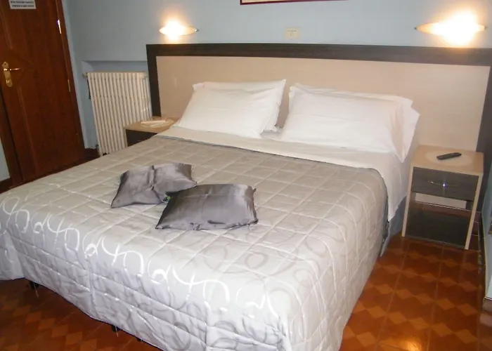 Central-- And - Alba Lägenhet *