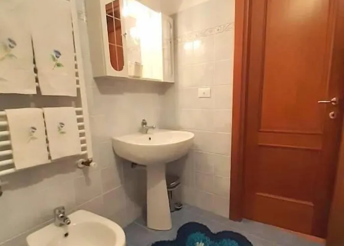 Central-- And - Alba Lägenhet *